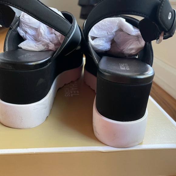 MICHAEL Michael Kors
Becker Platform Sandals - Picture 6 of 11